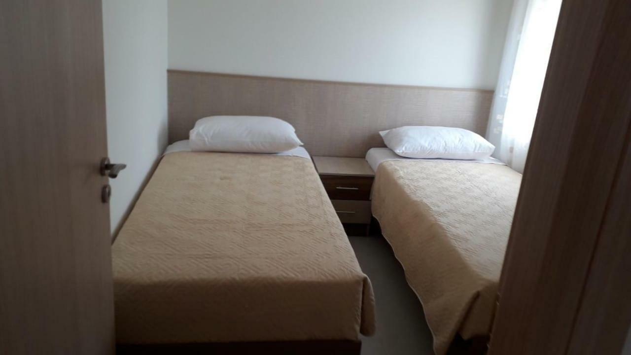 Villa Melodia Xhek 卡萨米尔 外观 照片